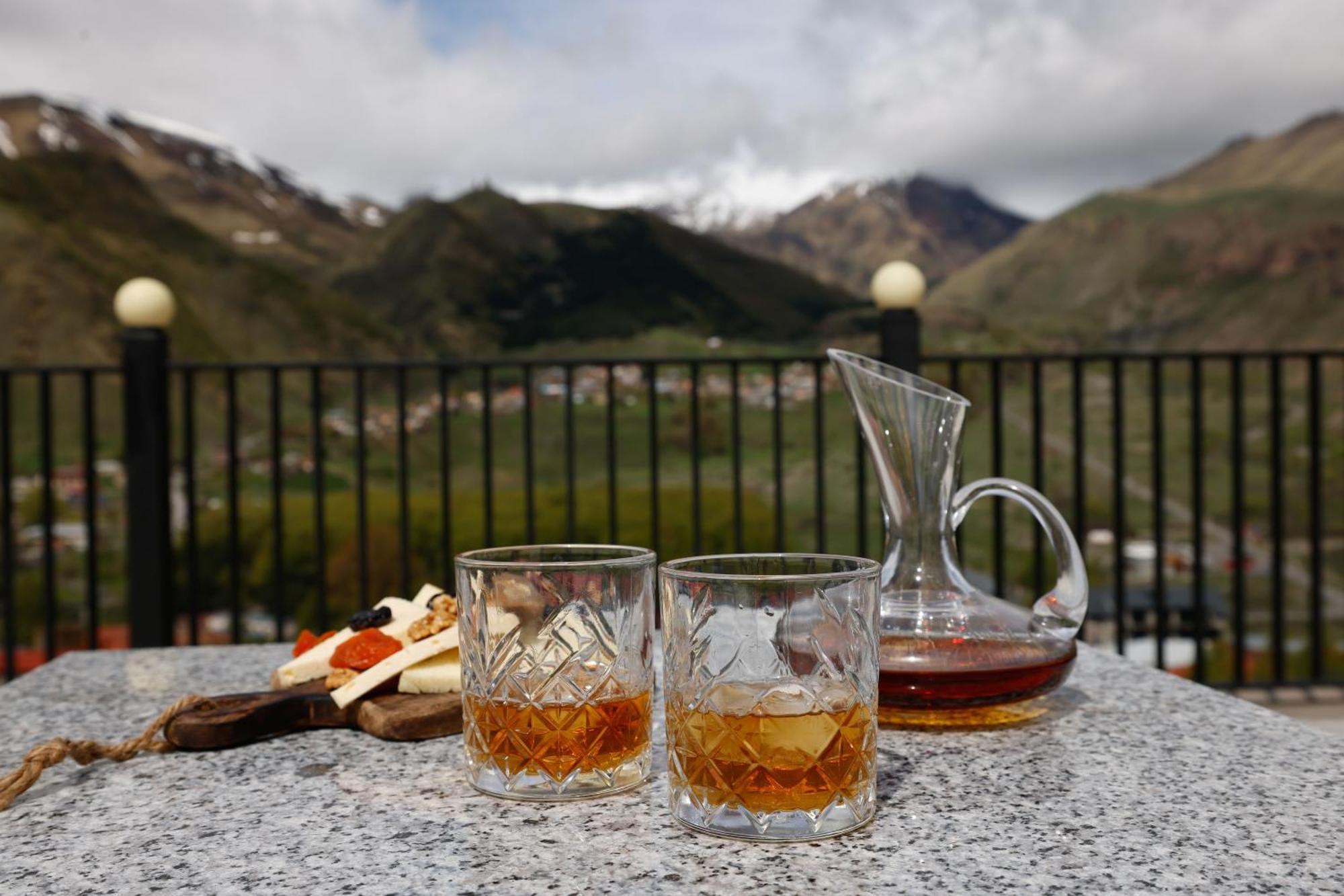 Hotel Memoir Kazbegi By Dnt Group Exterior photo